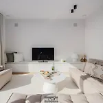 August - For 6 Persons With 3 Bedrooms アパート