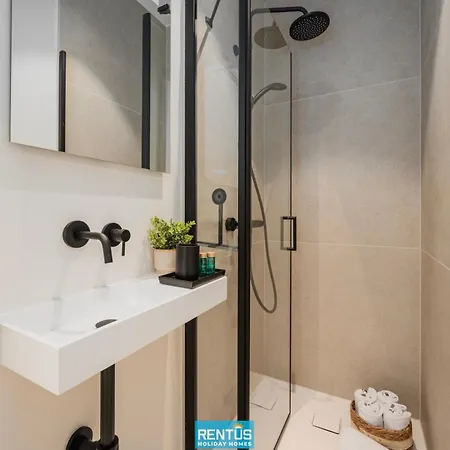 August - For 6 Persons With 3 Bedrooms *