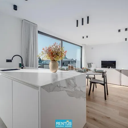 August - For 6 Persons With 3 Bedrooms Apartment Nieuwpoort