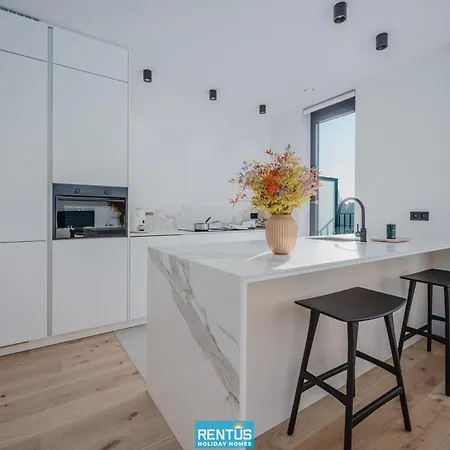 August - For 6 Persons With 3 Bedrooms * Nieuwpoort