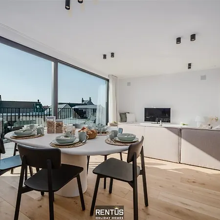 August - For 6 Persons With 3 Bedrooms *