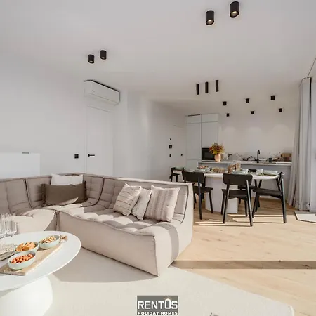 August - For 6 Persons With 3 Bedrooms Appartement *