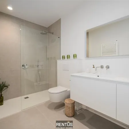 August - For 6 Persons With 3 Bedrooms *