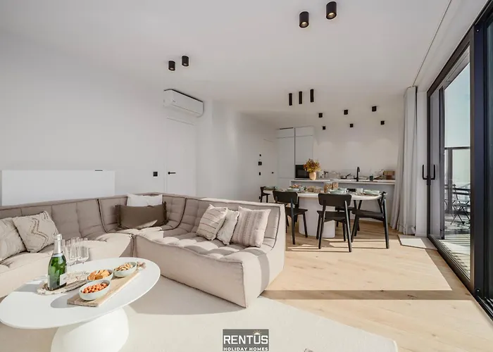 August - For 6 Persons With 3 Bedrooms Appartement *